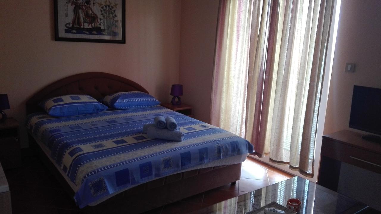 Apartments Tasija Тиват Екстер'єр фото