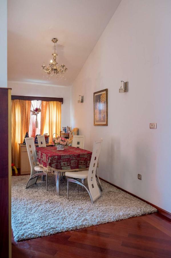 Apartments Tasija Тиват Екстер'єр фото