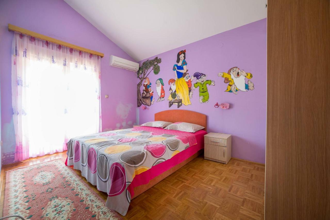 Apartments Tasija Тиват Екстер'єр фото