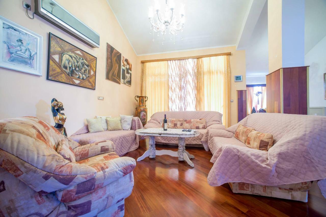 Apartments Tasija Тиват Екстер'єр фото