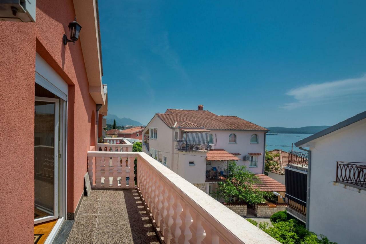 Apartments Tasija Тиват Екстер'єр фото