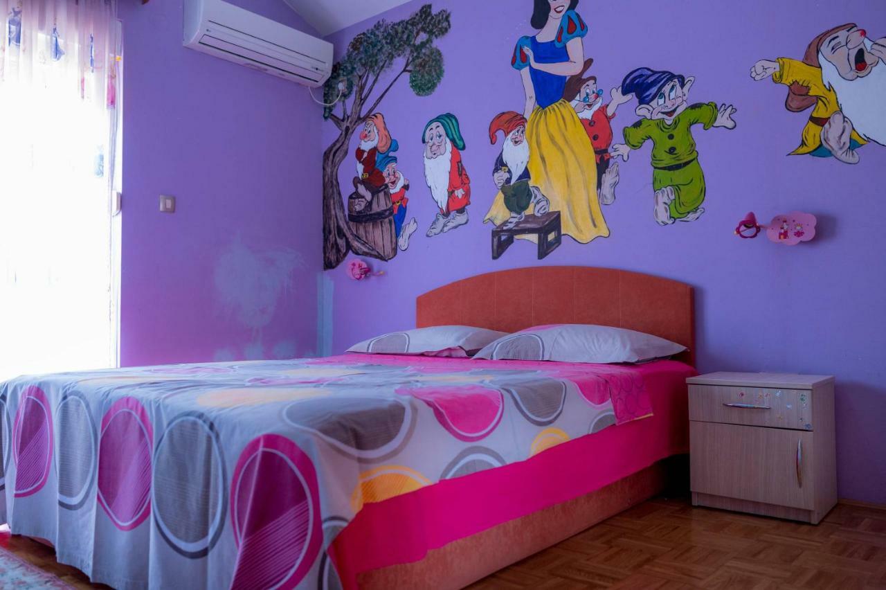 Apartments Tasija Тиват Екстер'єр фото