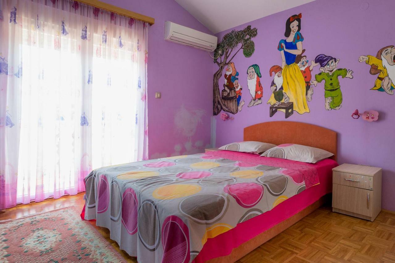 Apartments Tasija Тиват Екстер'єр фото